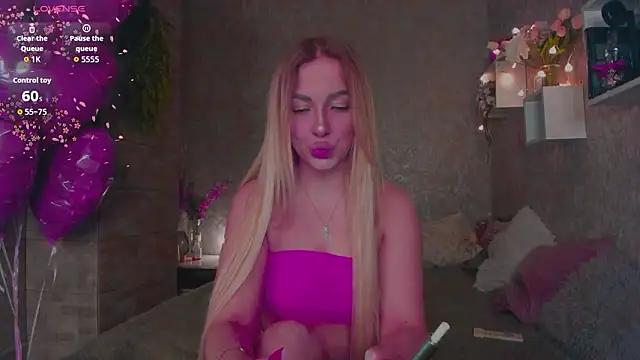 Snapshot of Mika_Rayy chatting on 02/28/26, 04:08 Mika Rayy online show from 02/28/26, 04:08