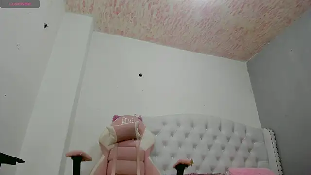 Snapshot of Alana_ponsee chatting on 02/20/25, 01:25 Alana ponsee online show from 02/20/25, 01:25