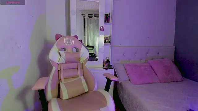 Snapshot of Alana_ponsee chatting on 03/16/25, 07:48 Alana ponsee online show from 03/16/25, 07:48