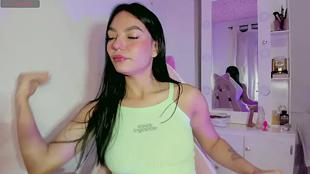 Snapshot of Alana_ponsee chatting on 03/21/25, 06:27 Alana ponsee online show from 03/21/25, 06:27