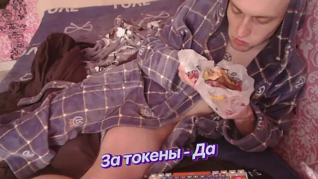 Snapshot of johnny_positive chatting on 02/21/25, 05:13 johnny positive online show from 02/21/25, 05:13