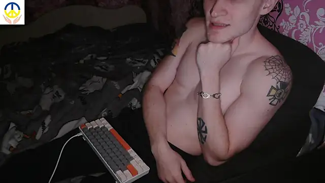 Snapshot of johnny_positive chatting on 02/28/25, 04:31 johnny positive online show from 02/28/25, 04:31