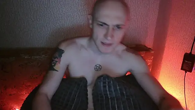 Snapshot of johnny_positive chatting on 03/05/25, 05:29 johnny positive online show from 03/05/25, 05:29