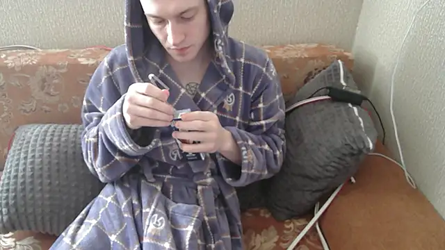 Snapshot of johnny_positive chatting on 03/07/25, 05:18 johnny positive online show from 03/07/25, 05:18