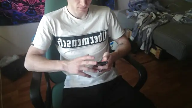 Snapshot of johnny_positive chatting on 09/09/25, 07:41 johnny positive online show from 09/09/25, 07:41