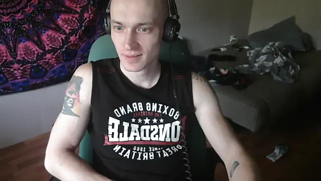 Snapshot of johnny_positive chatting on 09/20/25, 04:57 johnny positive online show from 09/20/25, 04:57