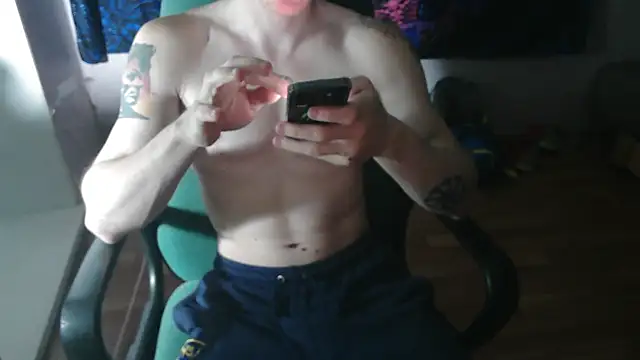 Snapshot of johnny_positive chatting on 09/27/25, 04:01 johnny positive online show from 09/27/25, 04:01