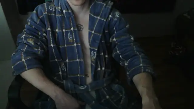 Snapshot of johnny_positive chatting on 09/29/25, 04:12 johnny positive online show from 09/29/25, 04:12