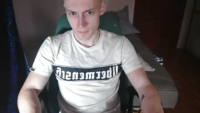 Snapshot of johnny_positive chatting on 10/07/25, 07:49 johnny positive online show from 10/07/25, 07:49