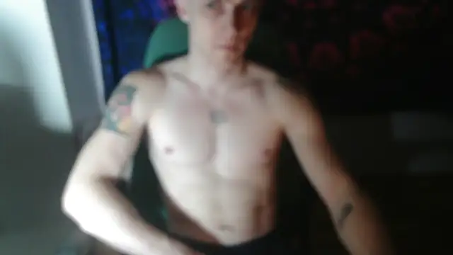 Snapshot of johnny_positive chatting on 10/11/25, 03:54 johnny positive online show from 10/11/25, 03:54