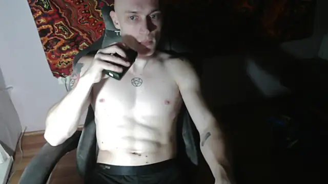 Snapshot of johnny_positive chatting on 10/17/25, 04:31 johnny positive online show from 10/17/25, 04:31