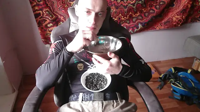 Snapshot of johnny_positive chatting on 10/19/25, 11:00 johnny positive online show from 10/19/25, 11:00