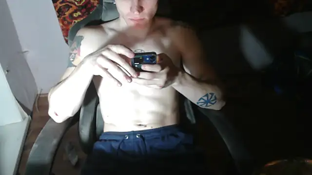 Snapshot of johnny_positive chatting on 10/20/25, 03:45 johnny positive online show from 10/20/25, 03:45