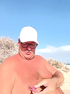 Snapshot of MountJohnXL chatting on 02/19/25, 04:44 MountJohnXL online show from 02/19/25, 04:44