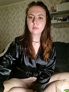 Snapshot of Melenka chatting on 05/13/26, 10:06 Melenka online show from 05/13/26, 10:06