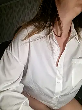 Snapshot of Melenka chatting on 06/21/26, 10:12 Melenka online show from 06/21/26, 10:12
