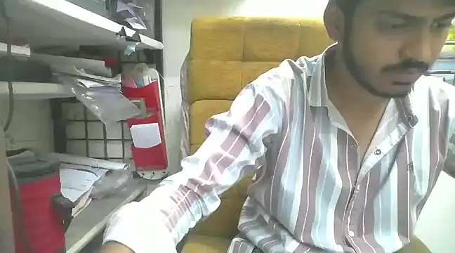 cute modell online show from 02/25/25, 11:19