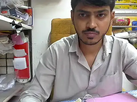 cute modell online show from 09/15/25, 01:00