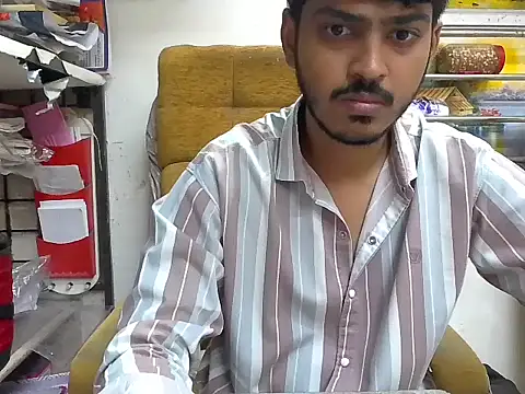 cute modell online show from 09/29/25, 12:21