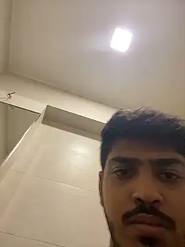 cute modell online show from 10/17/25, 04:42