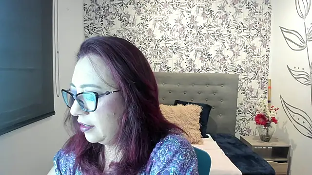 Victoria Adamns online show from 03/06/25, 11:25