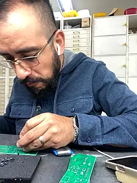 leonardohot1987 online show from 11/19/25, 08:20