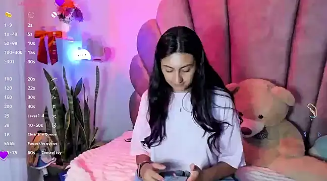 sweetfoxy 17 online show from 02/02/25, 02:17