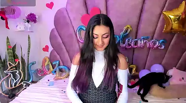 sweetfoxy 17 online show from 02/25/25, 06:09