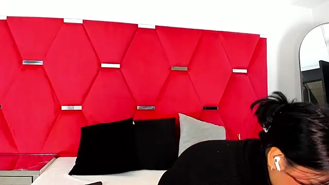 Salmaportman69 online show from 03/07/26, 08:06