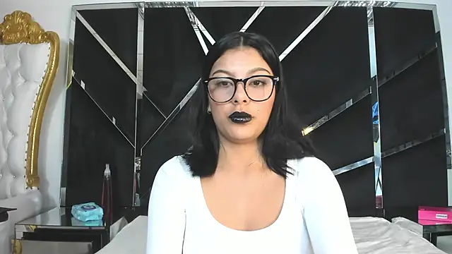 Salmaportman69 online show from 03/18/26, 06:55