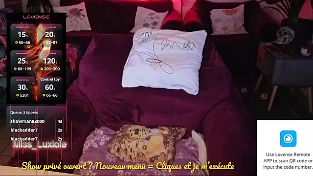 Miss luxiole online show from 10/22/25, 11:15