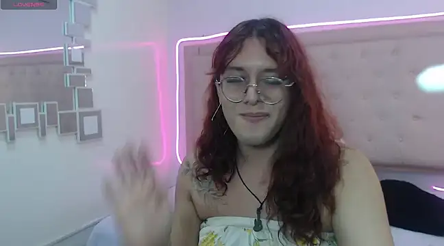 Snapshot of kathepickmanx chatting on 03/04/25, 03:22 kathepickmanx online show from 03/04/25, 03:22