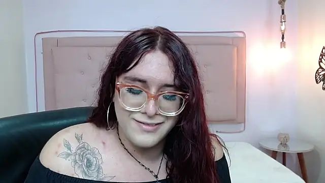 Snapshot of kathepickmanx chatting on 09/13/25, 03:28 kathepickmanx online show from 09/13/25, 03:28