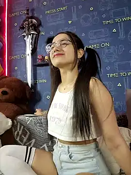 Snapshot of LittleX_Angel chatting on 02/08/25, 07:59 LittleX Angel online show from 02/08/25, 07:59