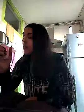 Snapshot of Rosanna_Rennie chatting on 02/04/25, 06:25 Rosanna Rennie online show from 02/04/25, 06:25