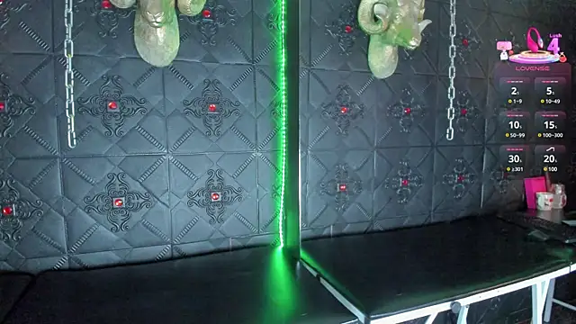 Miiss eva online show from 02/20/25, 11:42