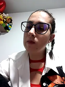 Snapshot of CHARLOTTE_1711 chatting on 10/18/25, 04:04 CHARLOTTE 1711 online show from 10/18/25, 04:04