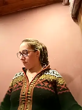CHARLOTTE 1711 online show from 04/28/26, 02:49