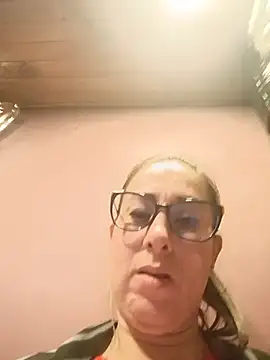 Snapshot of CHARLOTTE_1711 chatting on 05/14/26, 03:02 CHARLOTTE 1711 online show from 05/14/26, 03:02