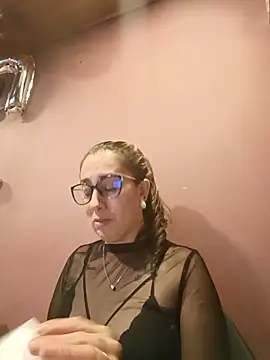 Snapshot of CHARLOTTE_1711 chatting on 05/19/26, 03:13 CHARLOTTE 1711 online show from 05/19/26, 03:13