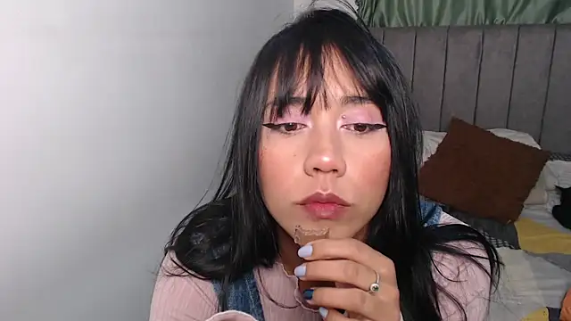 juli love11 online show from 09/19/25, 12:34