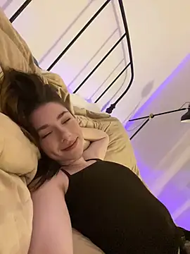 Snapshot of Mary_Leaf chatting on 02/11/25, 02:46 Mary Leaf online show from 02/11/25, 02:46