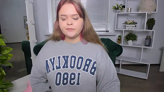 Erica  Alta online show from 10/12/25, 05:28