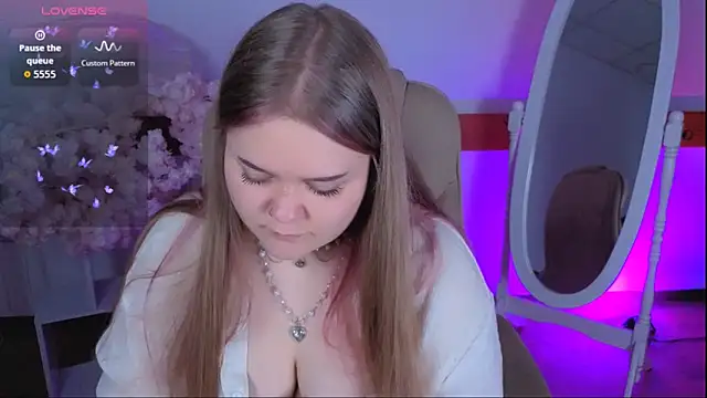 Erica  Alta online show from 11/10/25, 09:36