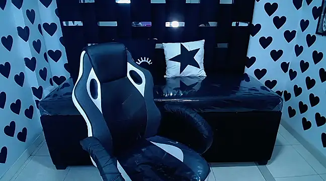 Snapshot of victoria_ricci_a chatting on 02/12/25, 04:33 victoria ricci a online show from 02/12/25, 04:33