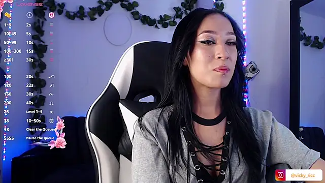 Snapshot of victoria_ricci_a chatting on 10/11/25, 12:43 victoria ricci a online show from 10/11/25, 12:43