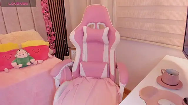 Snapshot of tamy_xoo chatting on 12/17/25, 06:58 tamy xoo online show from 12/17/25, 06:58