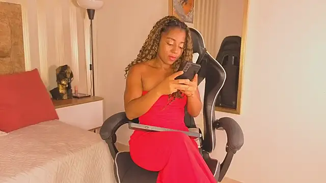 avis lara online show from 03/19/26, 07:29