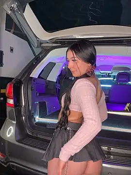 Snapshot of ahri_moon1 chatting on 09/28/25, 01:27 ahri moon1 online show from 09/28/25, 01:27