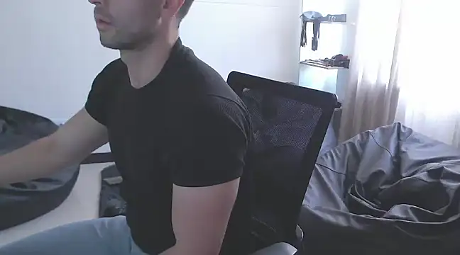 Snapshot of hairyncuteass chatting on 01/13/25, 05:02 hairyncuteass online show from 01/13/25, 05:02